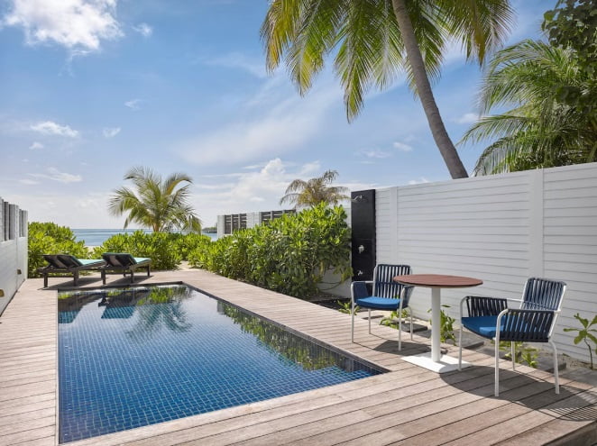 Maldivi Villa Nautica hiška na plaži z bazenom